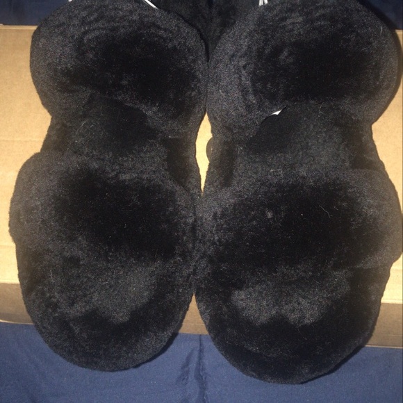 Ugg slippers - Picture 2 of 3
